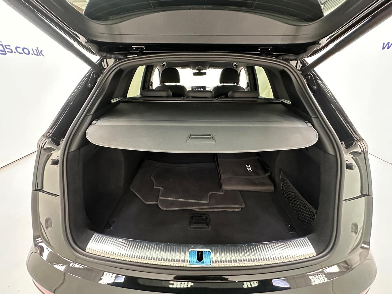 Audi Q5 LV70YWW