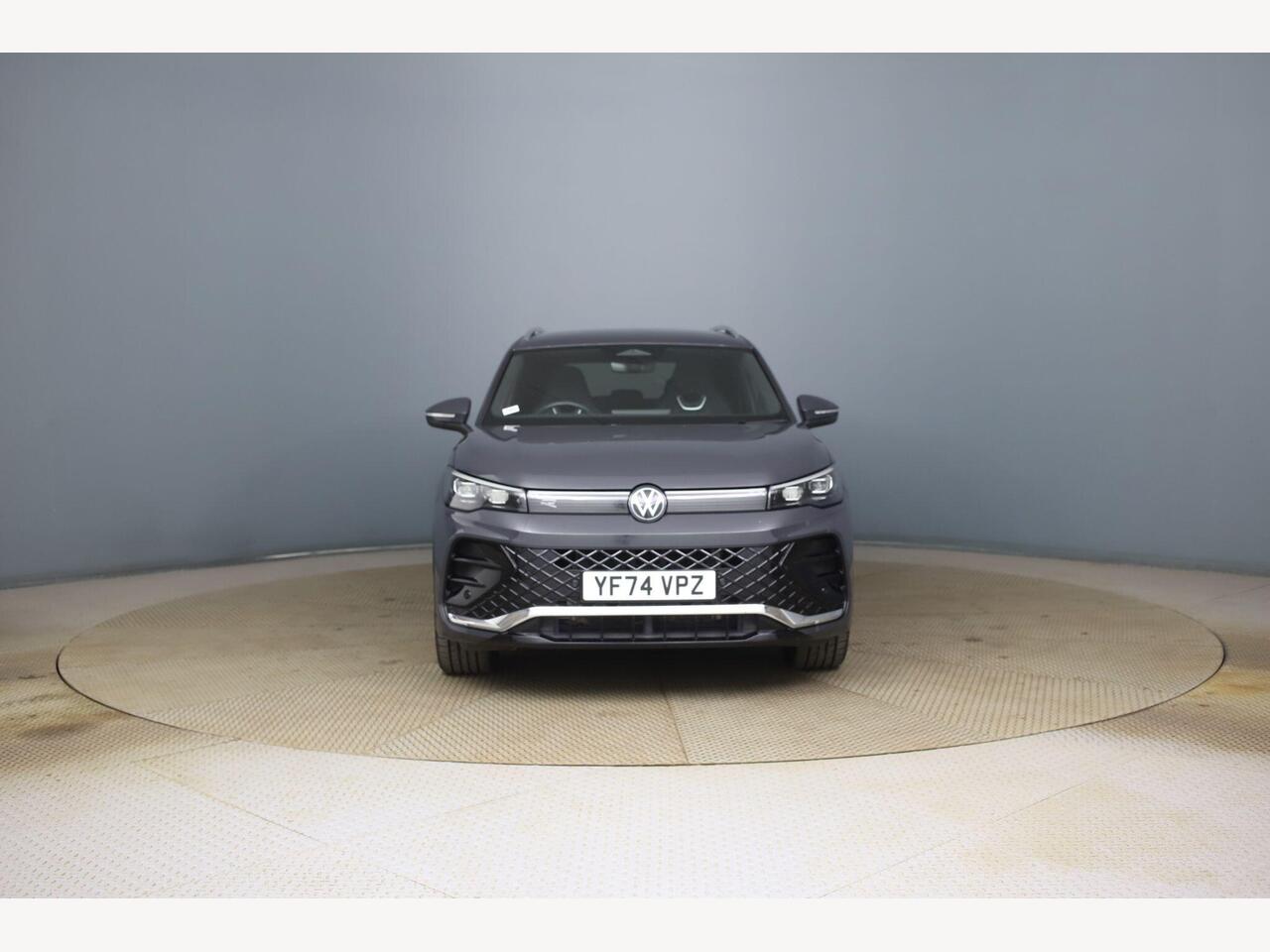 Volkswagen Tiguan YF74VPZ