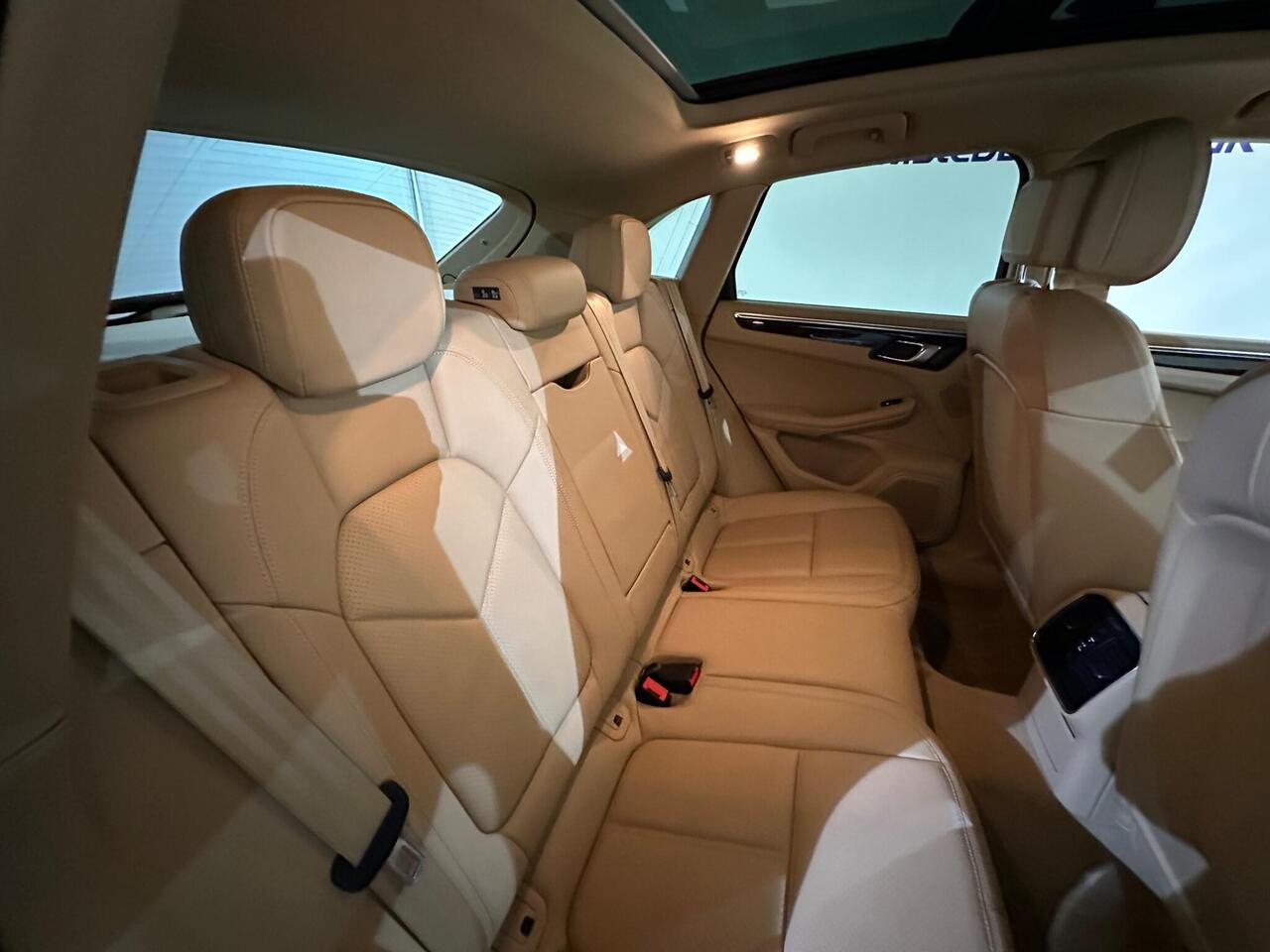 Porsche Macan AR16AEY