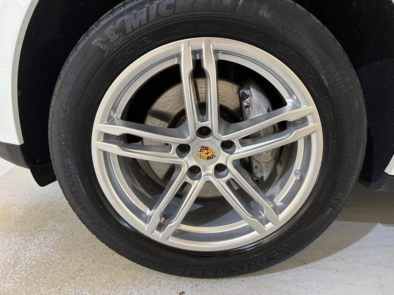 Porsche Macan AR16AEY