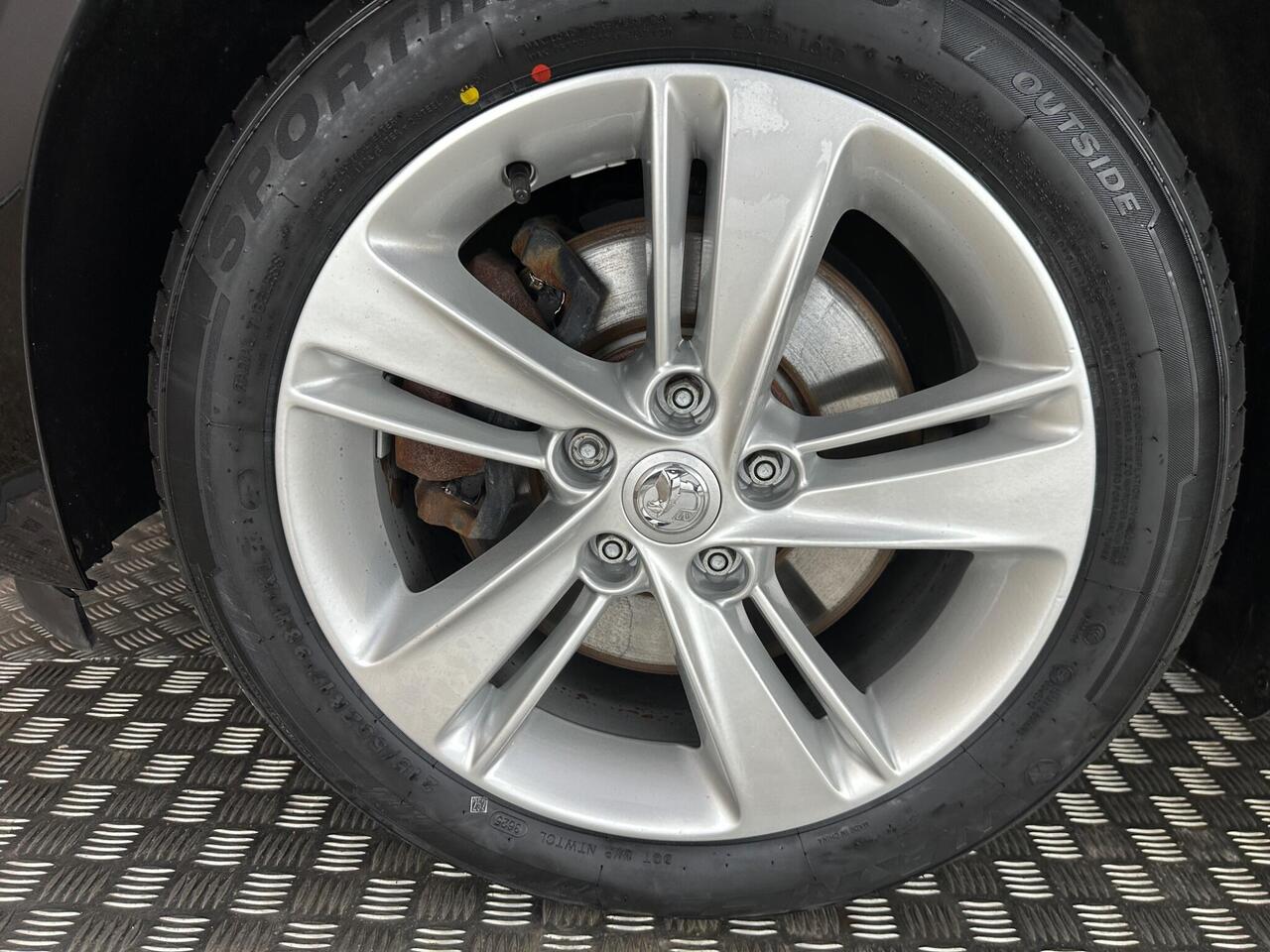 Vauxhall Insignia VN21XVA