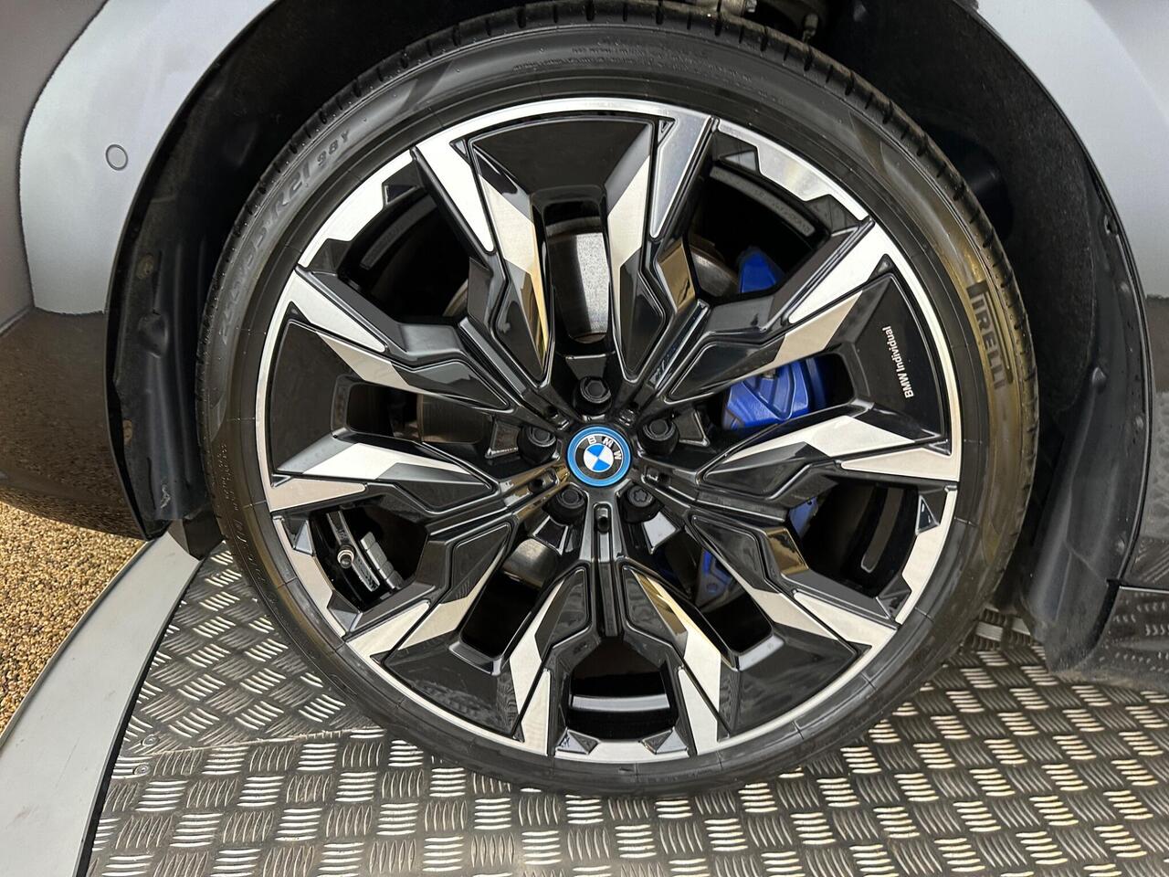 BMW i5 AO25HRK