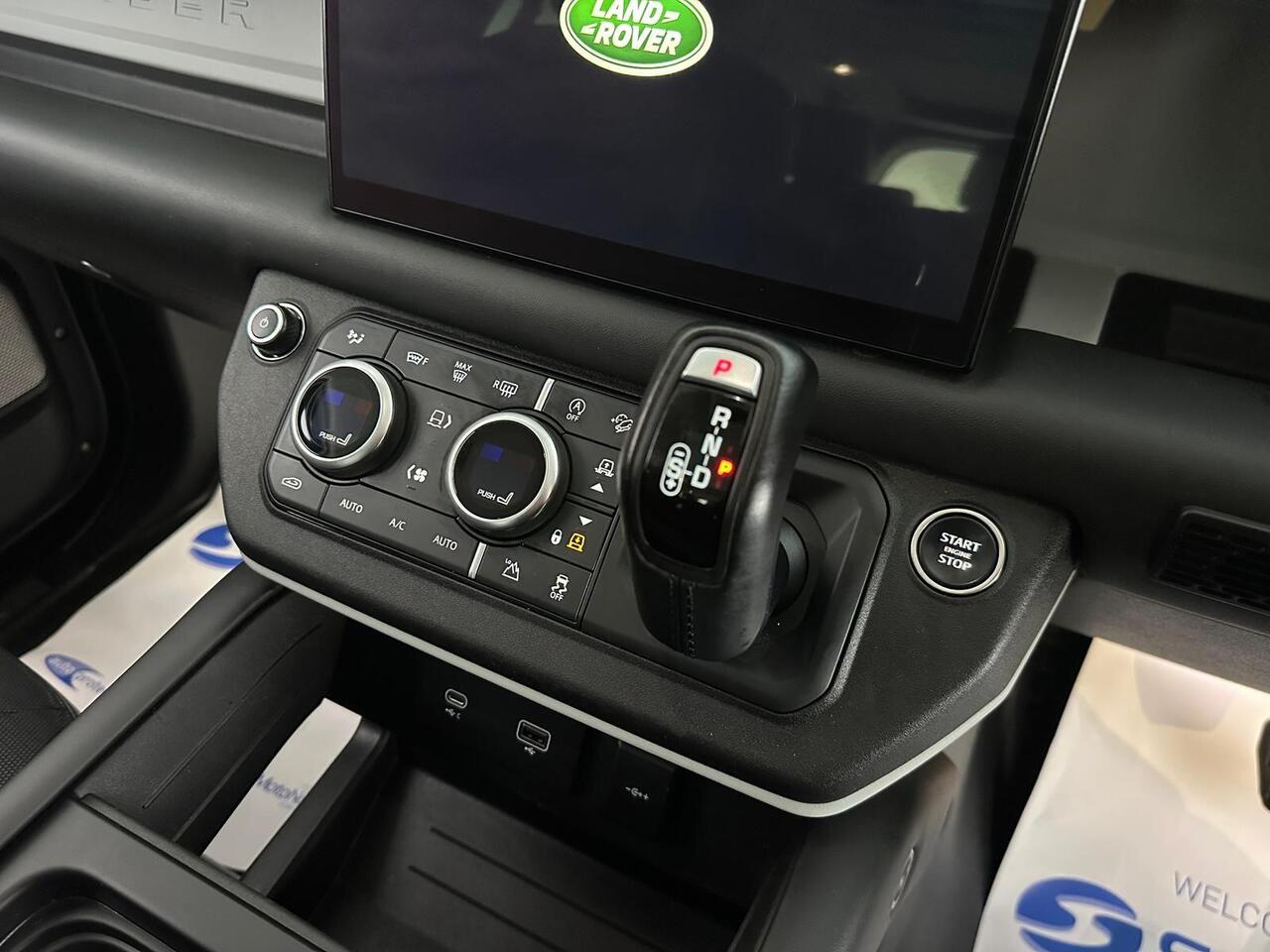 Land Rover Defender 130 BL72MHF