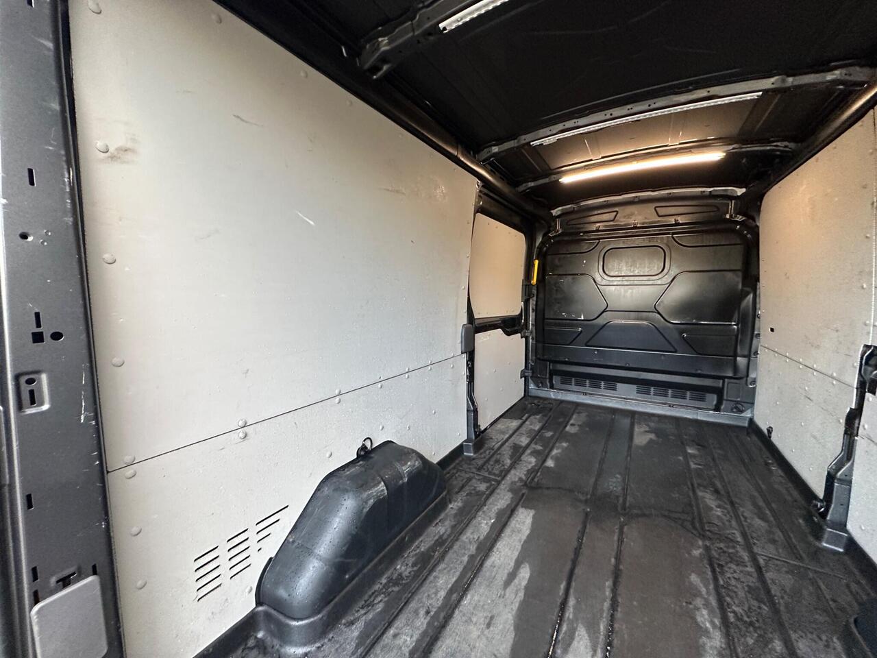 Ford Transit WP73UTZ