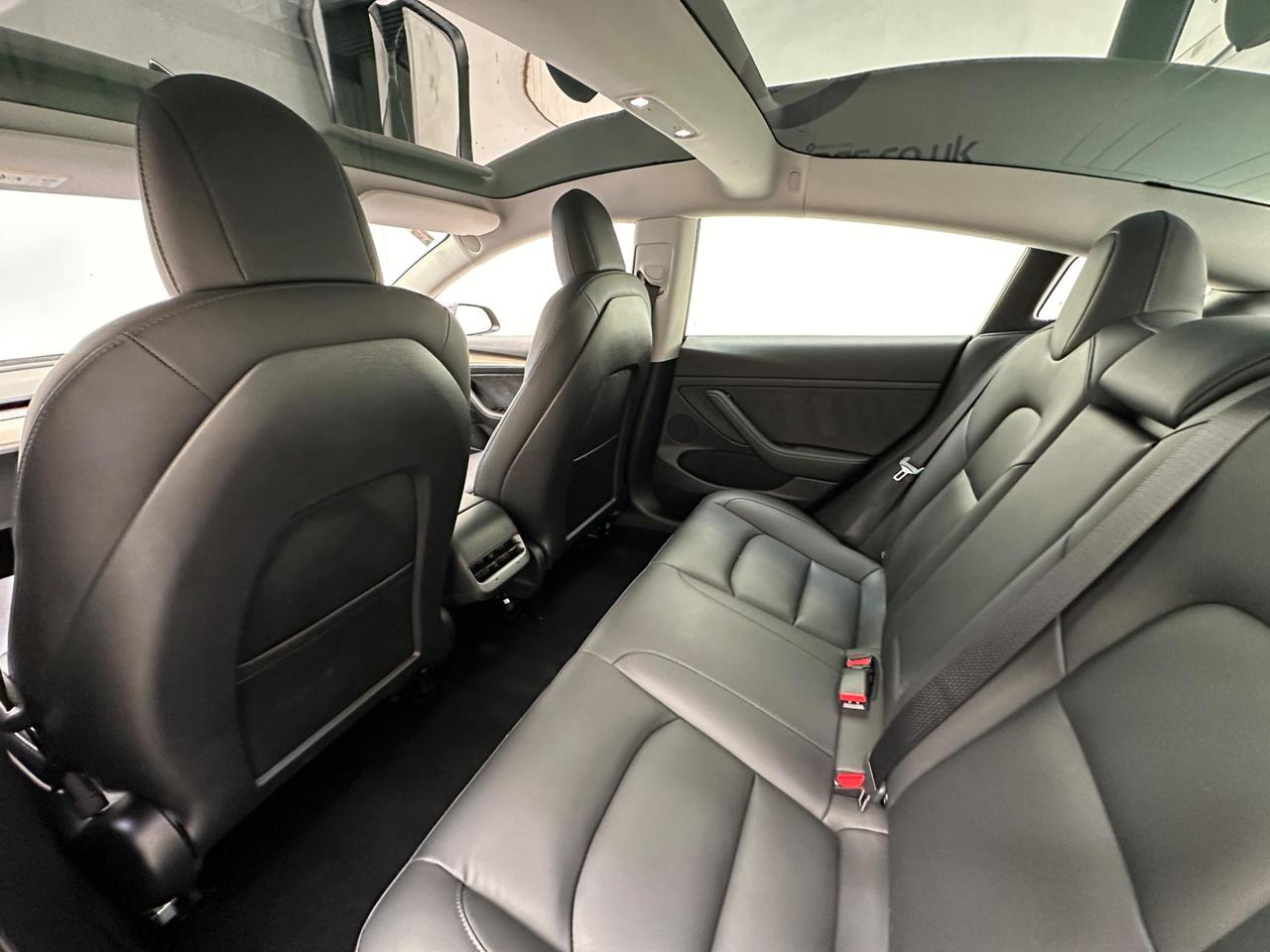 Tesla Model 3 LF71VYC