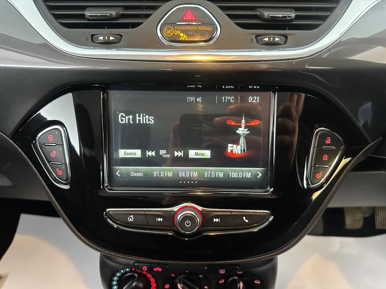 Vauxhall Corsa AJ18HYH