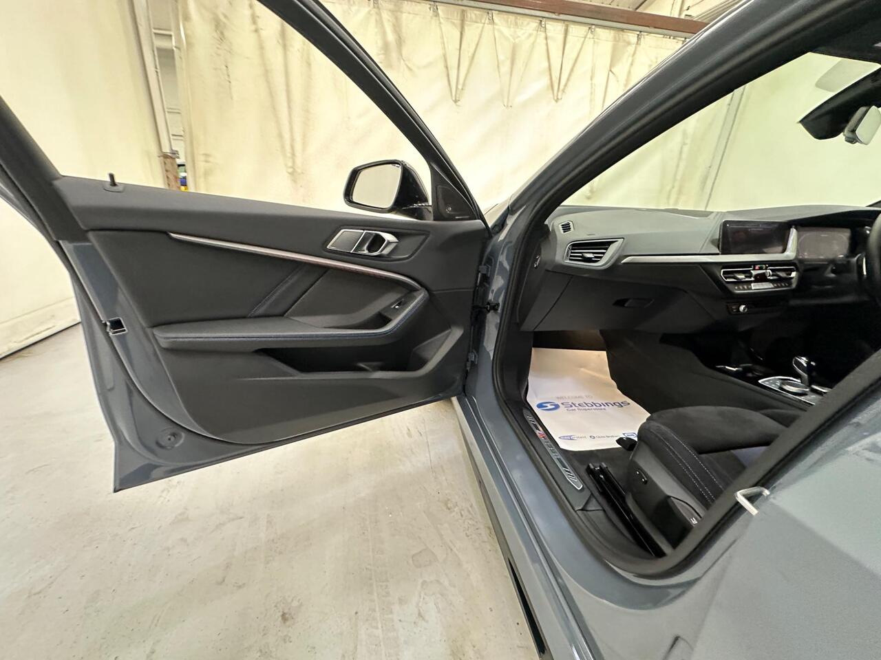 BMW 1 Series KR22XNT