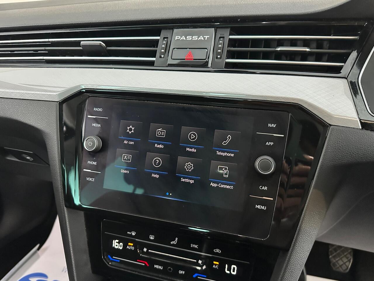 Volkswagen Passat YC71RXO