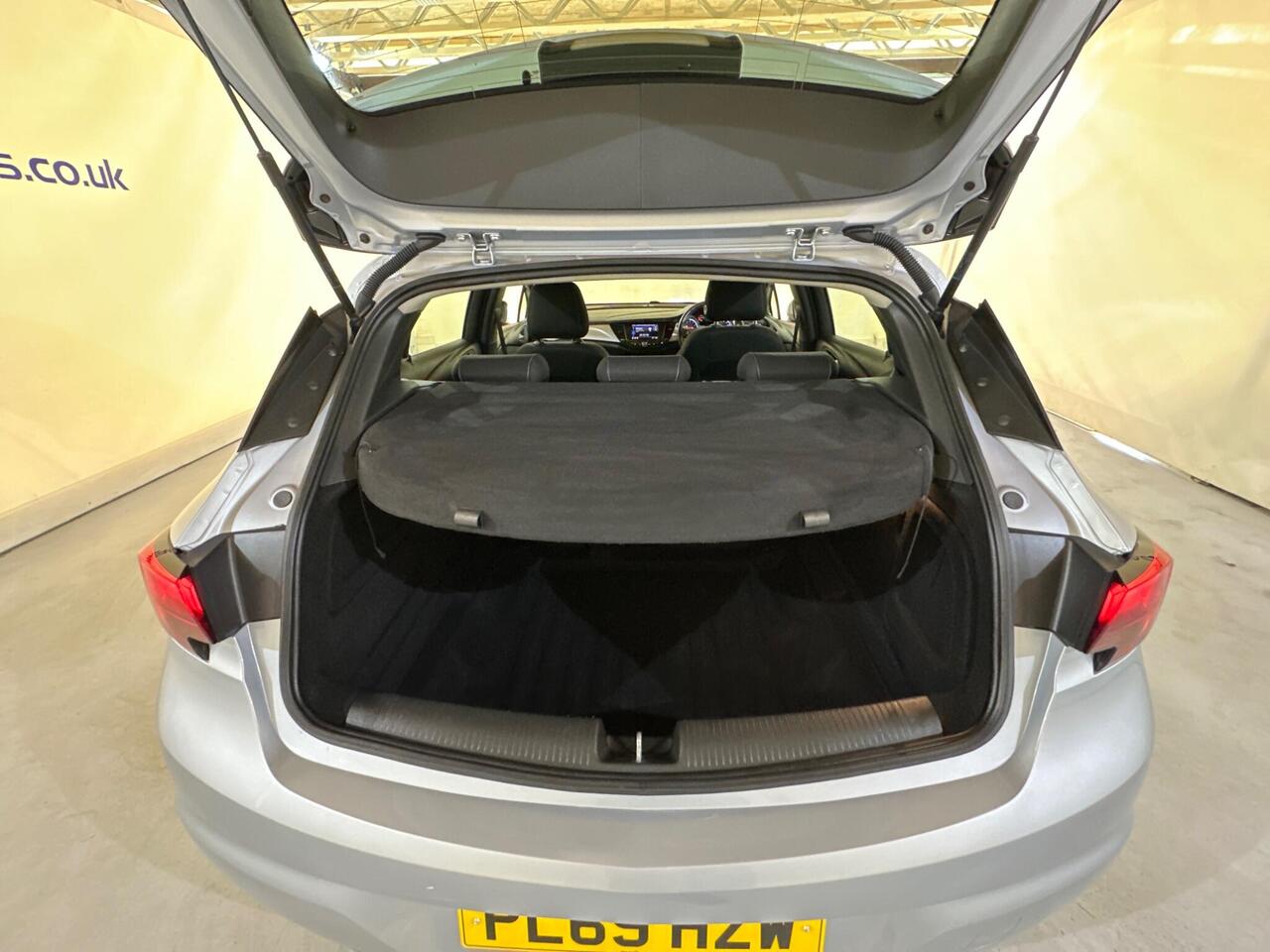 Vauxhall Astra PL69HZW