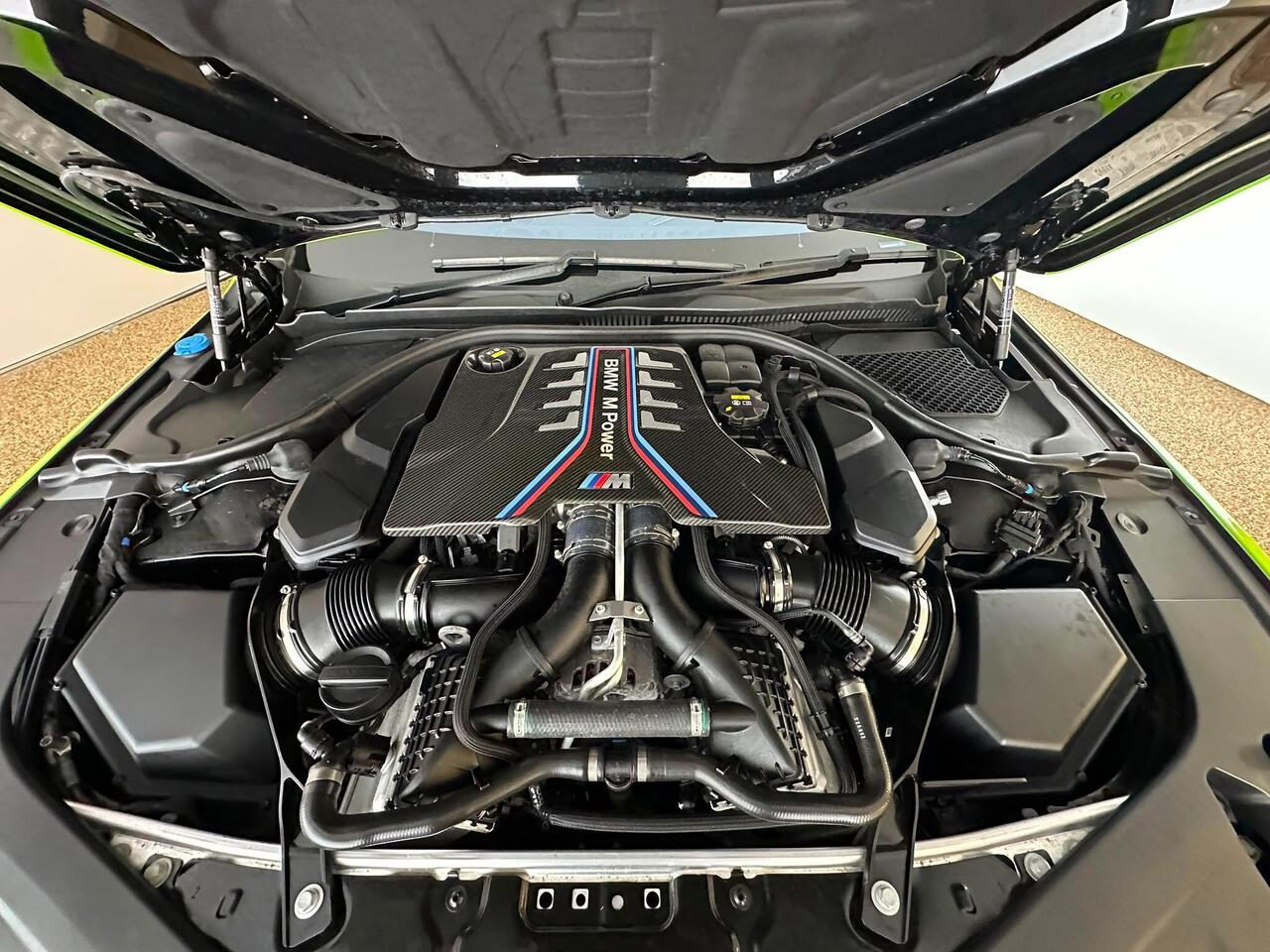 BMW M8 EF72XJA