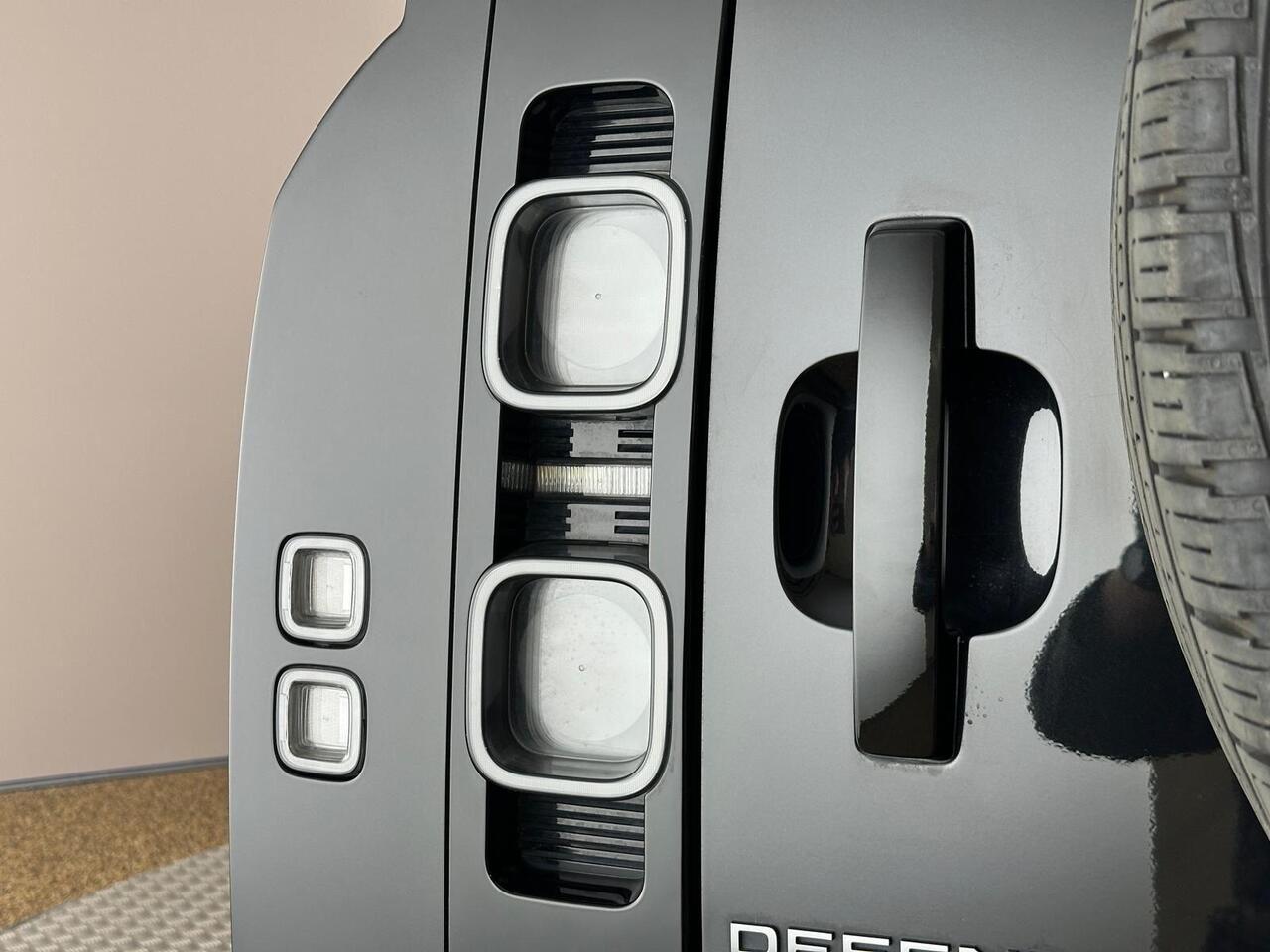 Land Rover Defender 110 KT21AFX