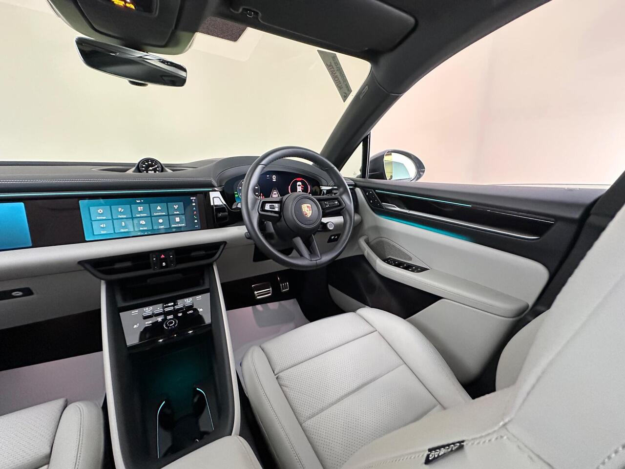 Porsche Macan AK74OLX