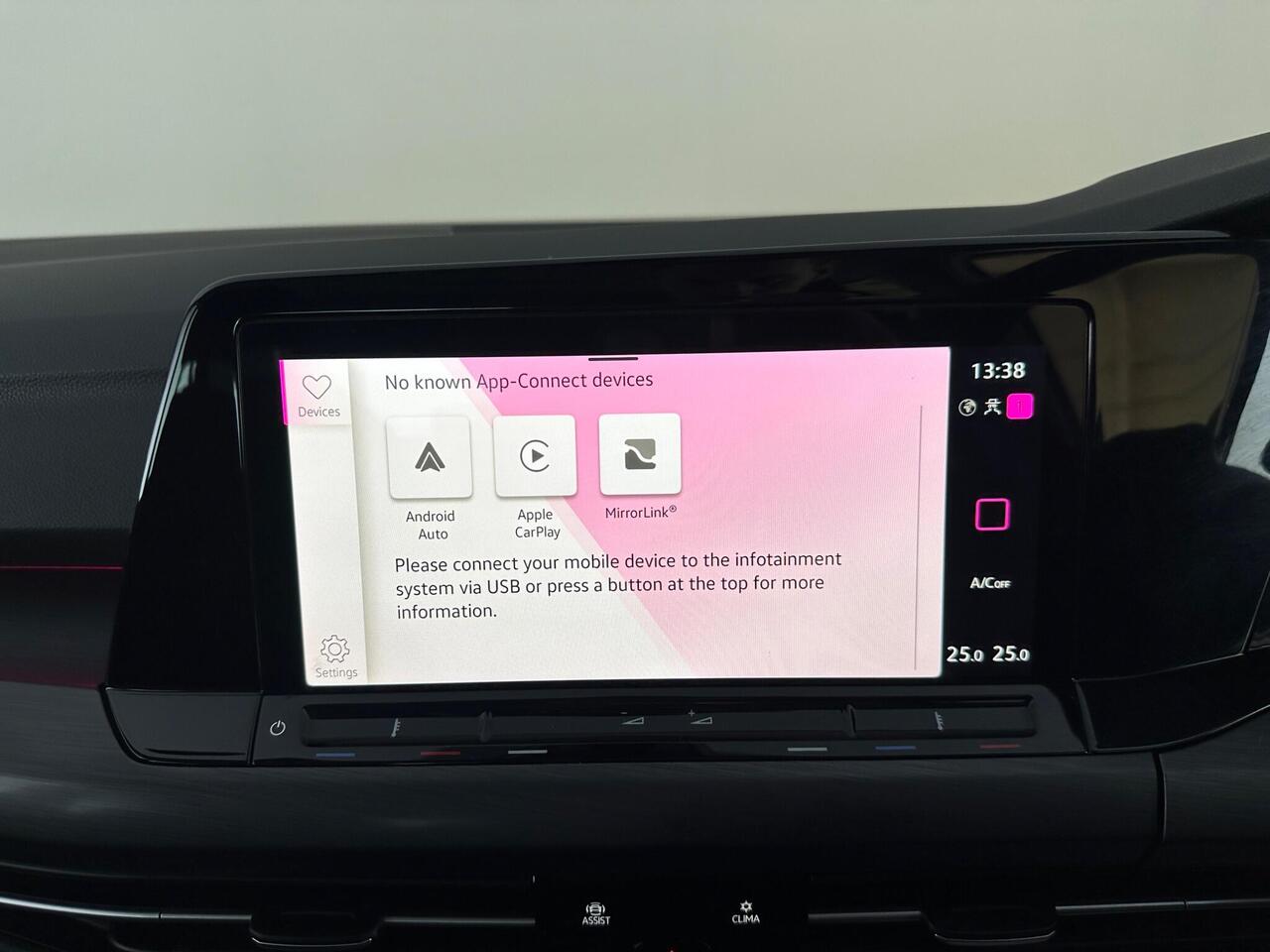 Volkswagen Golf VE22WDV