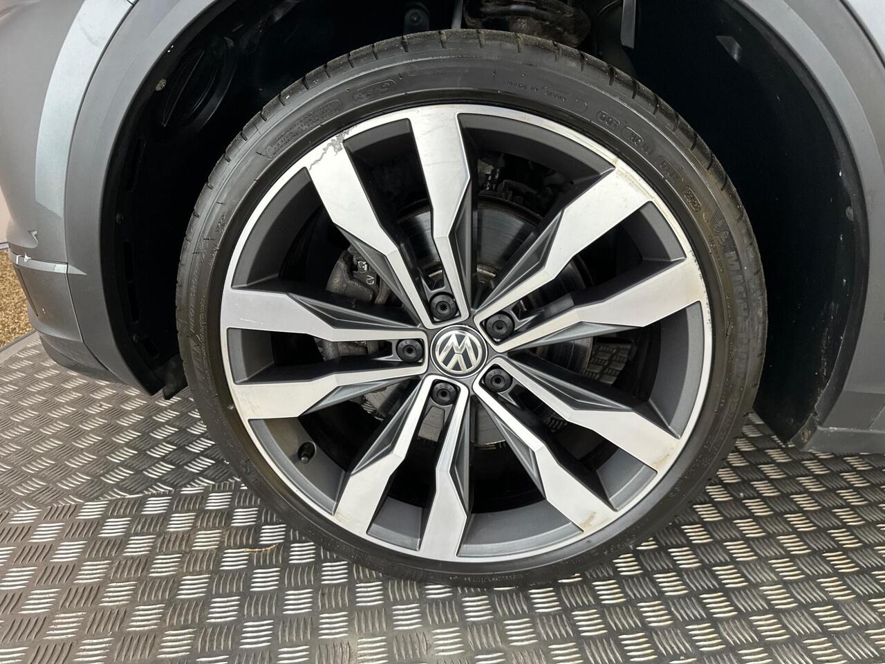 Volkswagen T-Roc VO69HNL