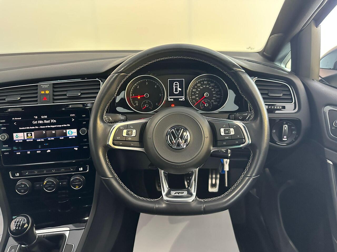 Volkswagen Golf SM69RDY