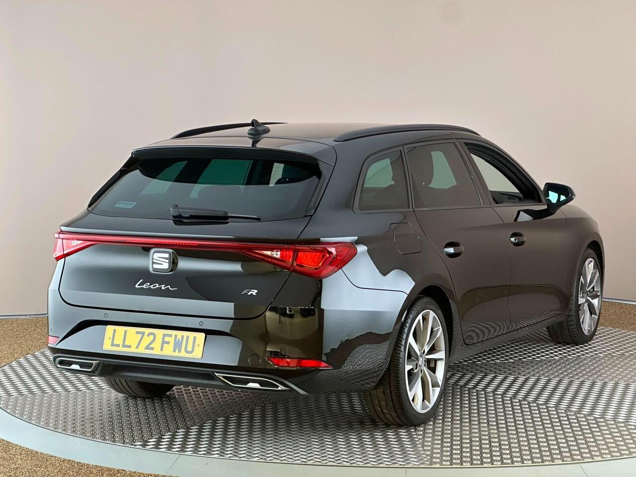 SEAT Leon LL72FWU