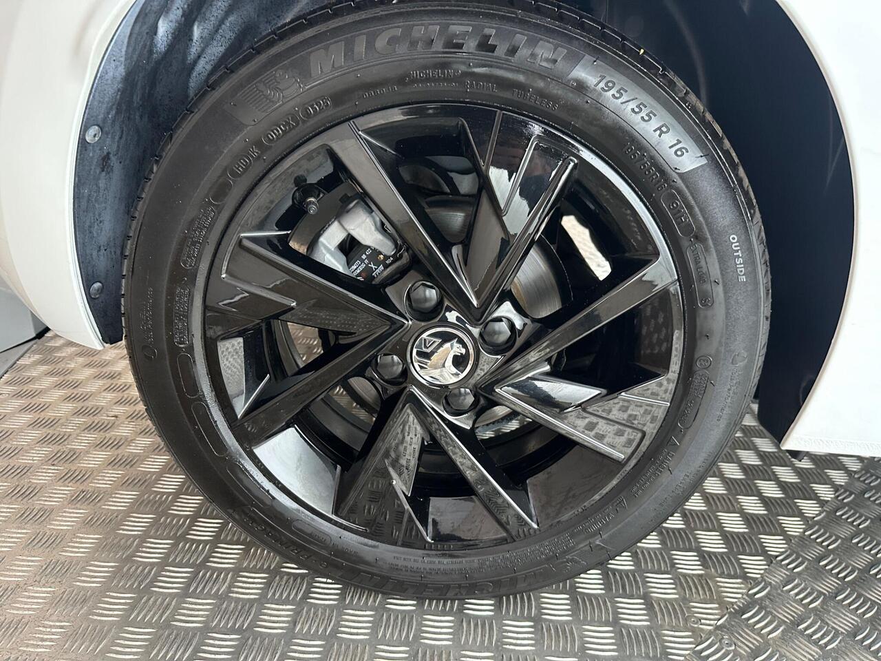 Vauxhall Corsa HV25VXS