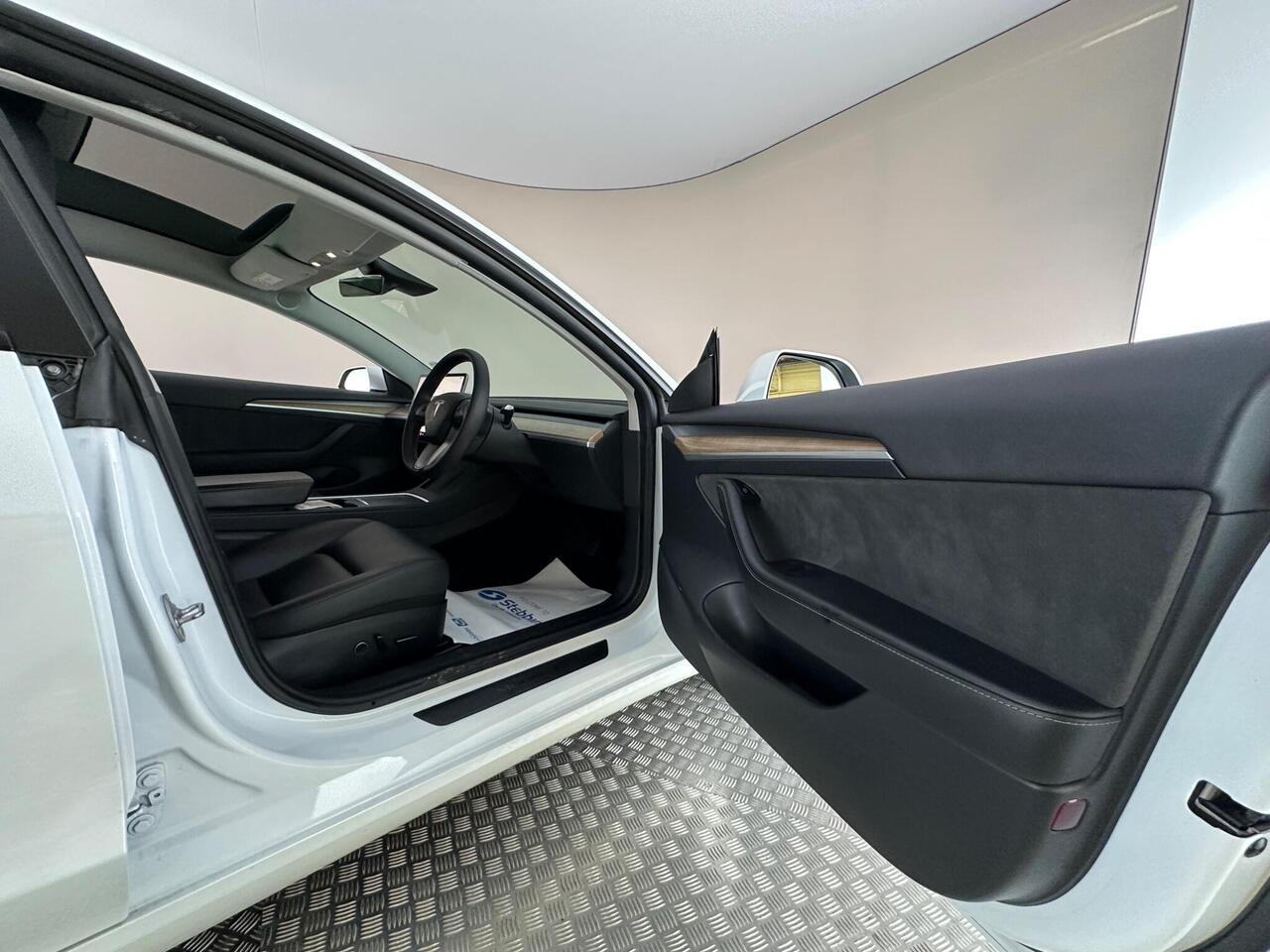 Tesla Model 3 AF72VFH