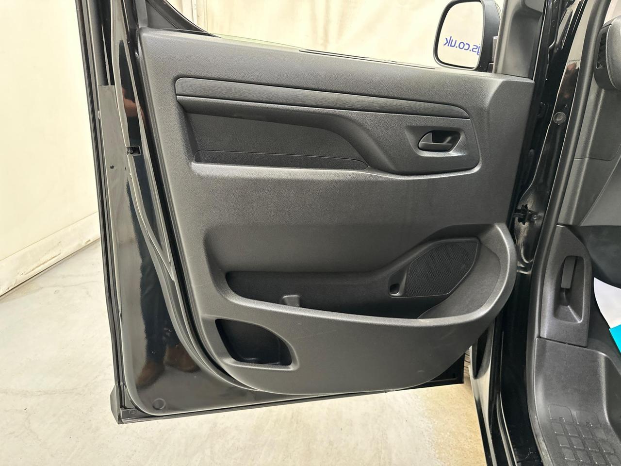 Vauxhall Vivaro KS23DHY