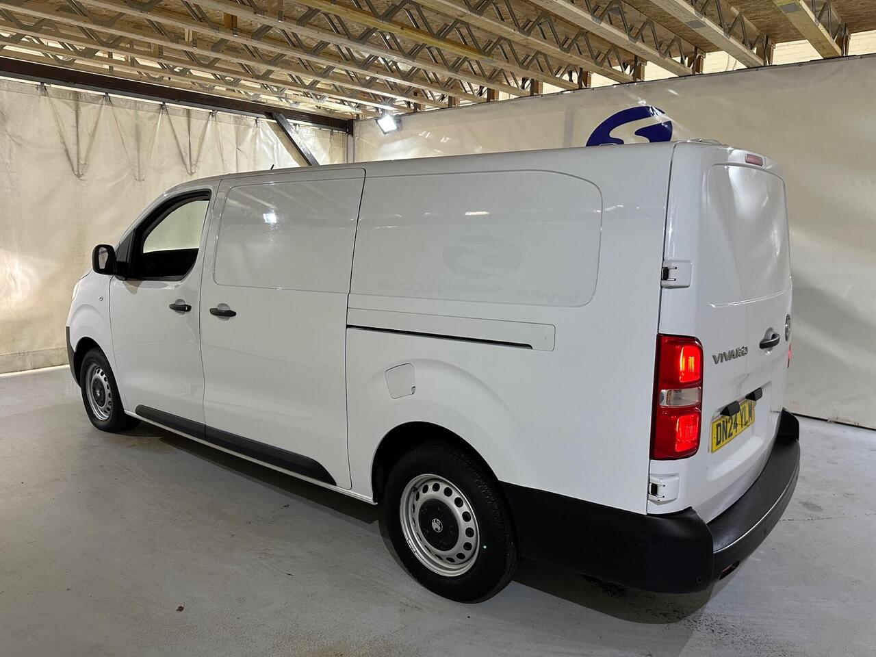Vauxhall Vivaro DN24YLM