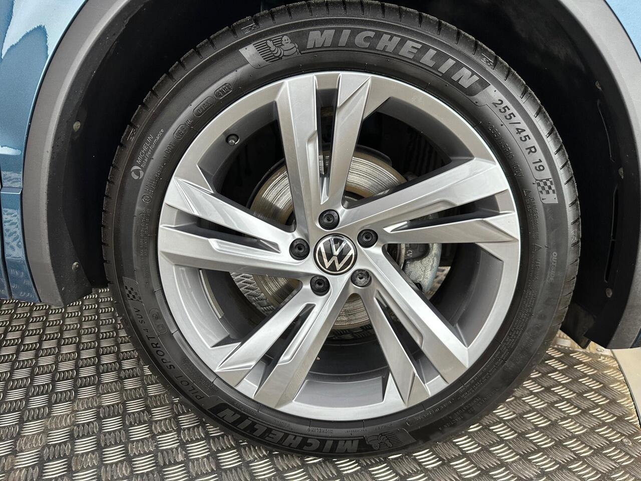 Volkswagen Tiguan VO24XRH