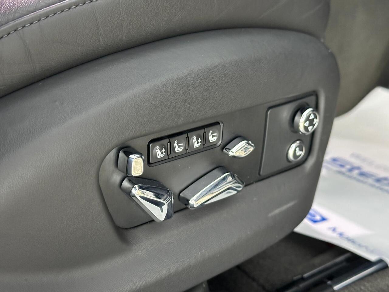 Bentley Flying Spur SN71VZD