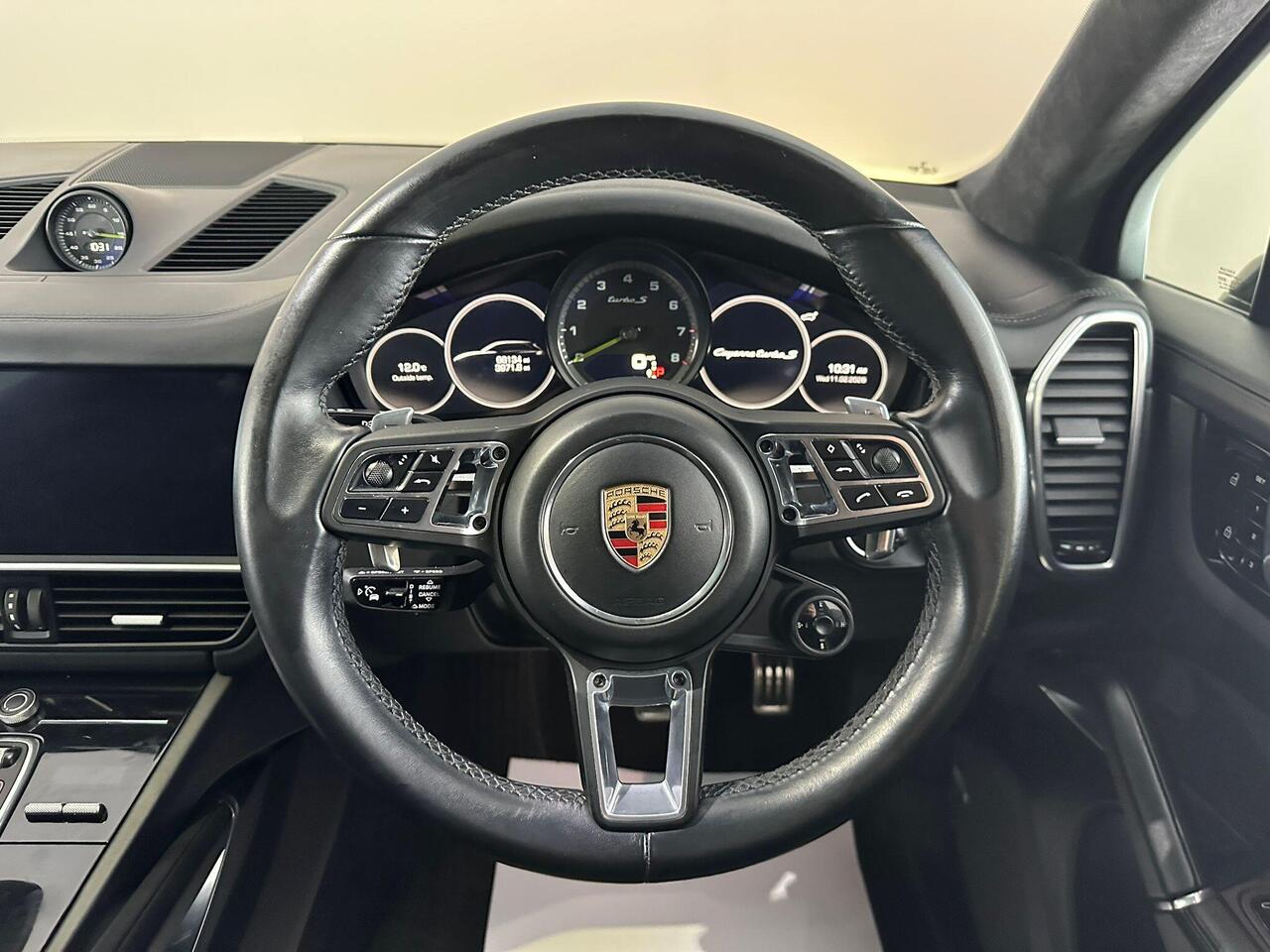 Porsche Cayenne SW69BKY