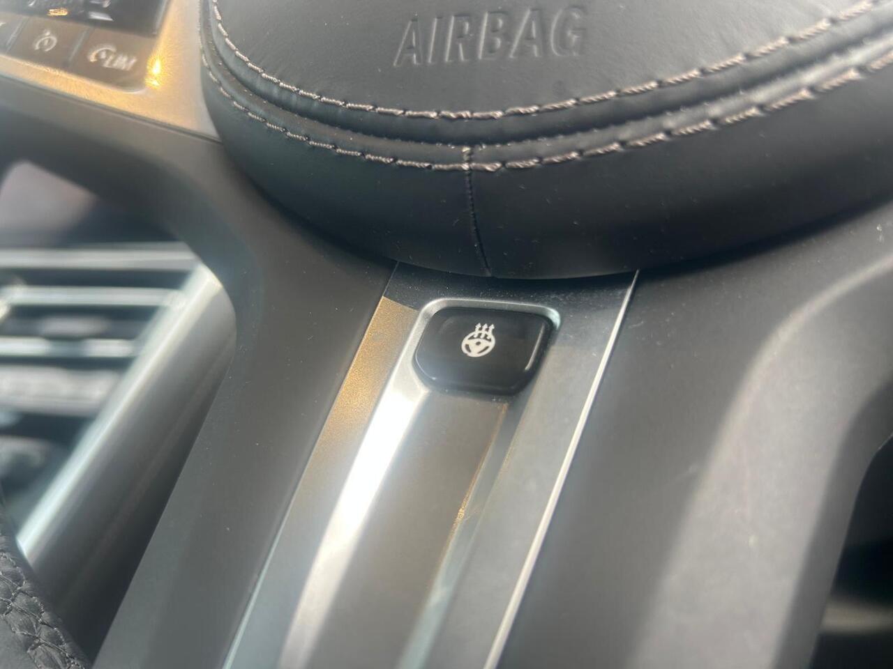 BMW 8 Series AV72UPM