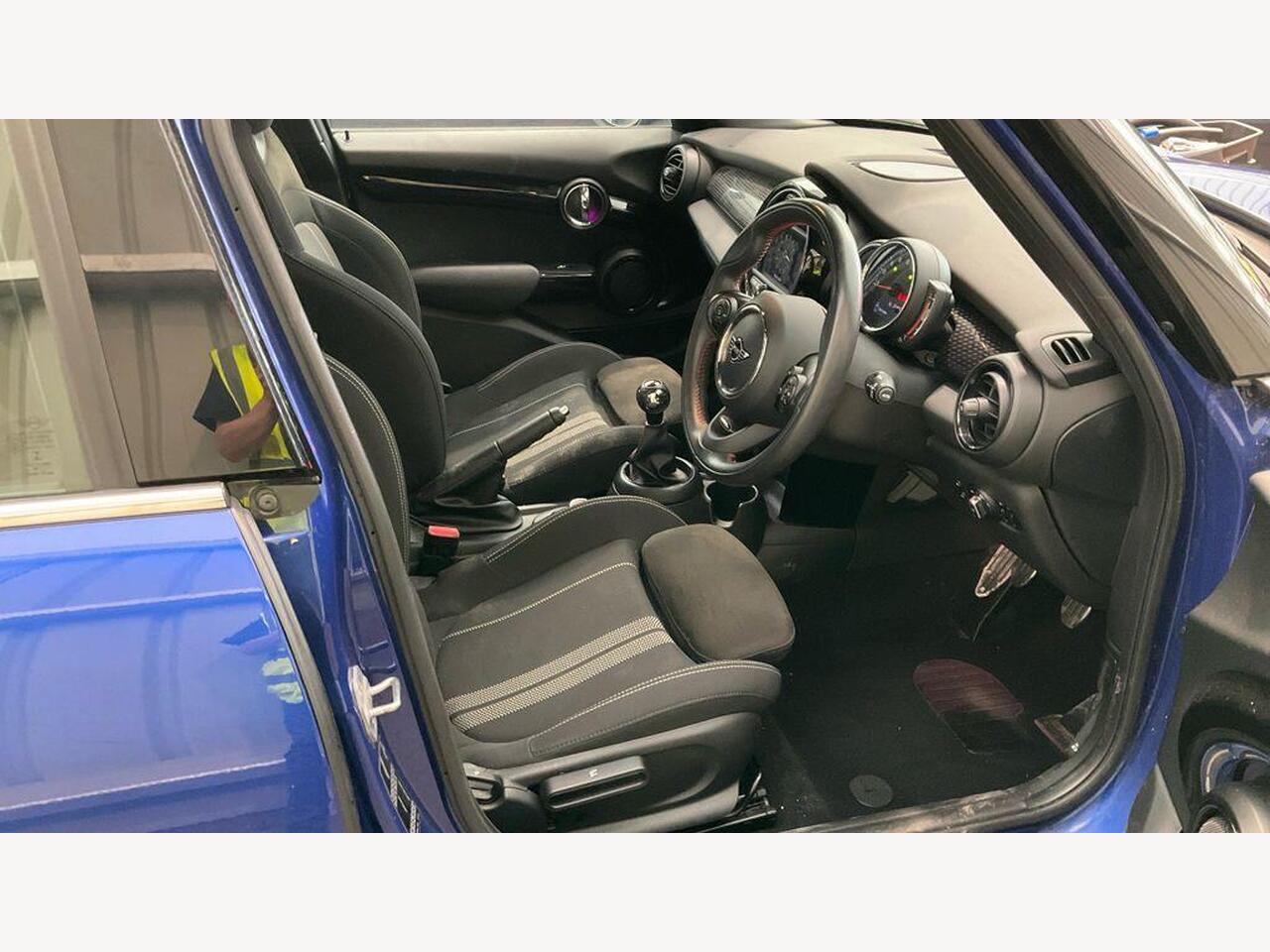 MINI Hatch FG70YLZ