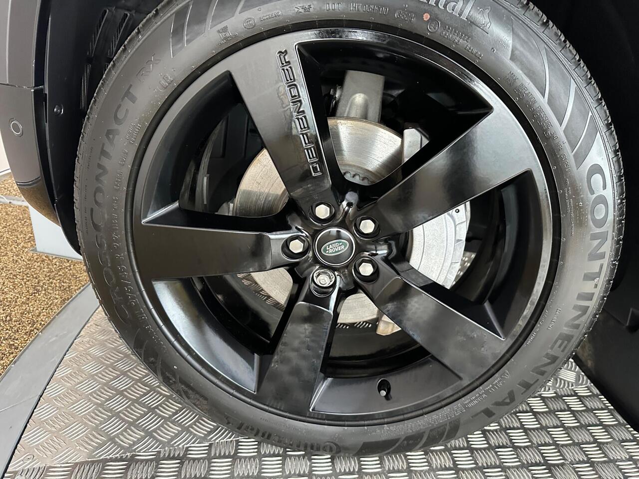 Land Rover Defender 110 KW74MTU