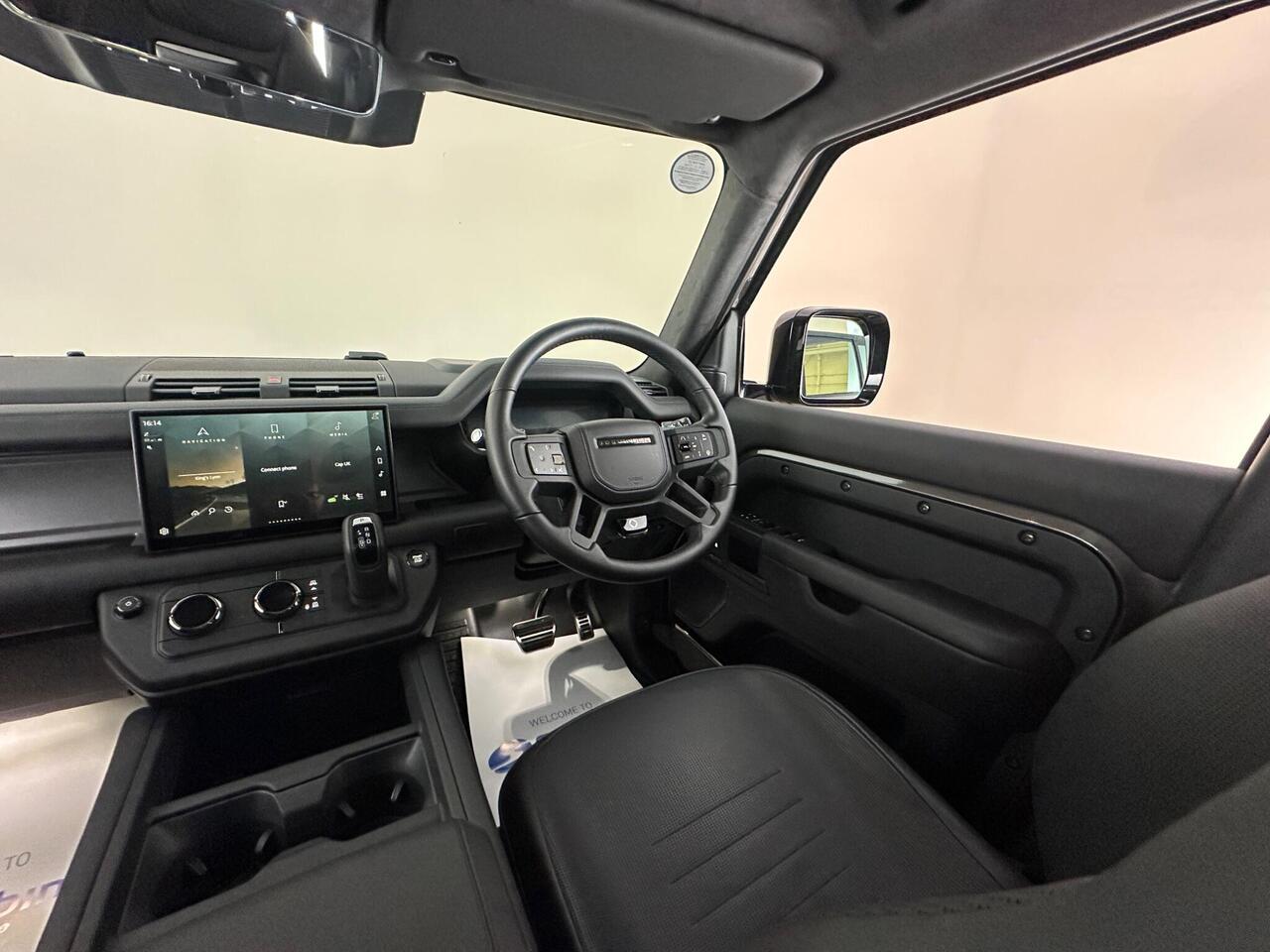 Land Rover Defender 110 FY25UTL