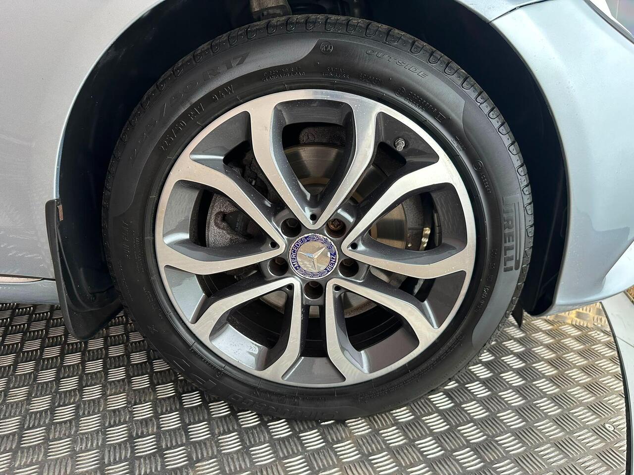 Mercedes-Benz C Class NL64GGX