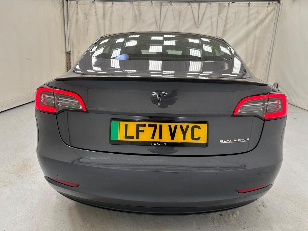 Tesla Model 3 LF71VYC
