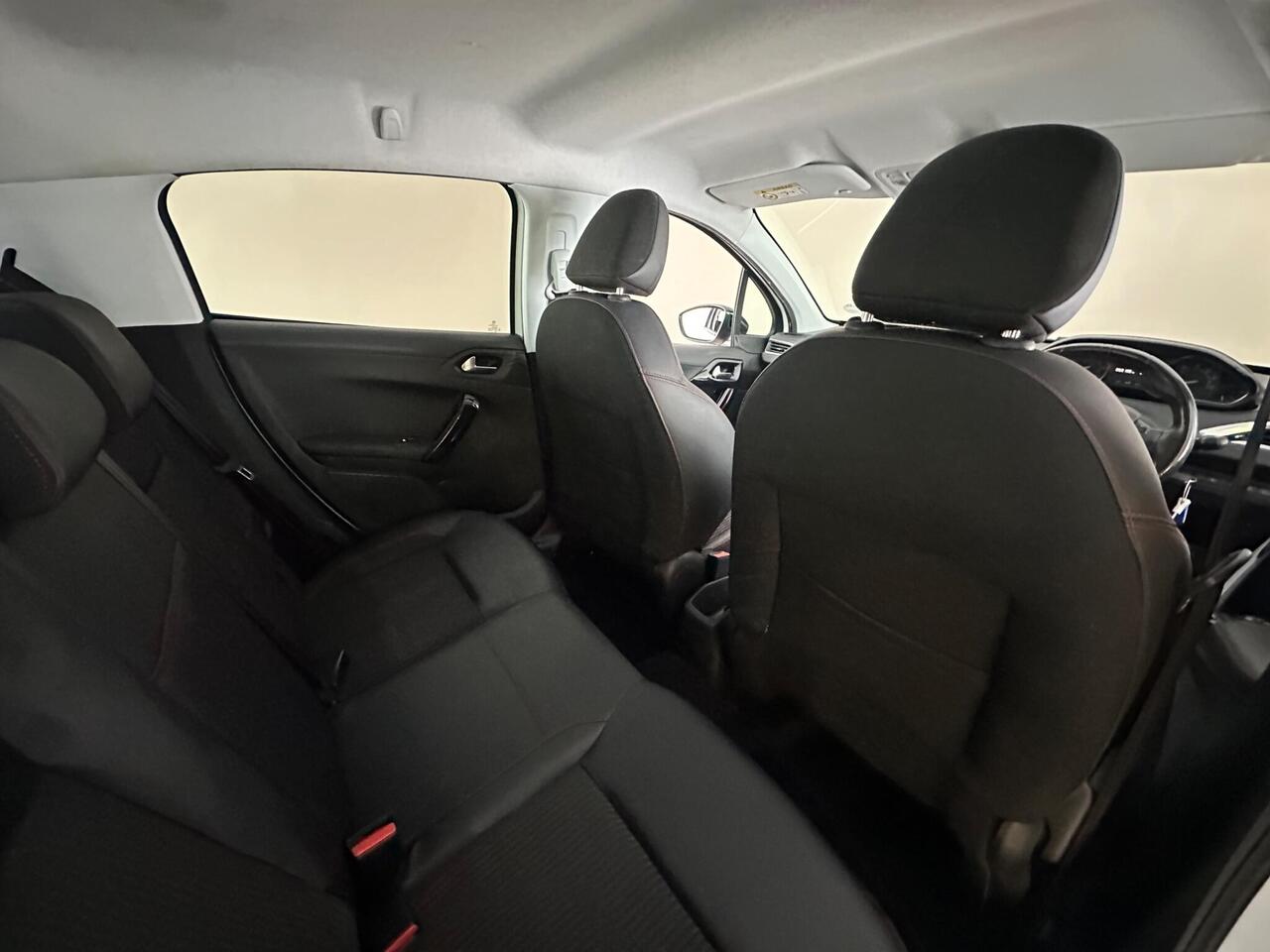 Peugeot 208 RK17OPU