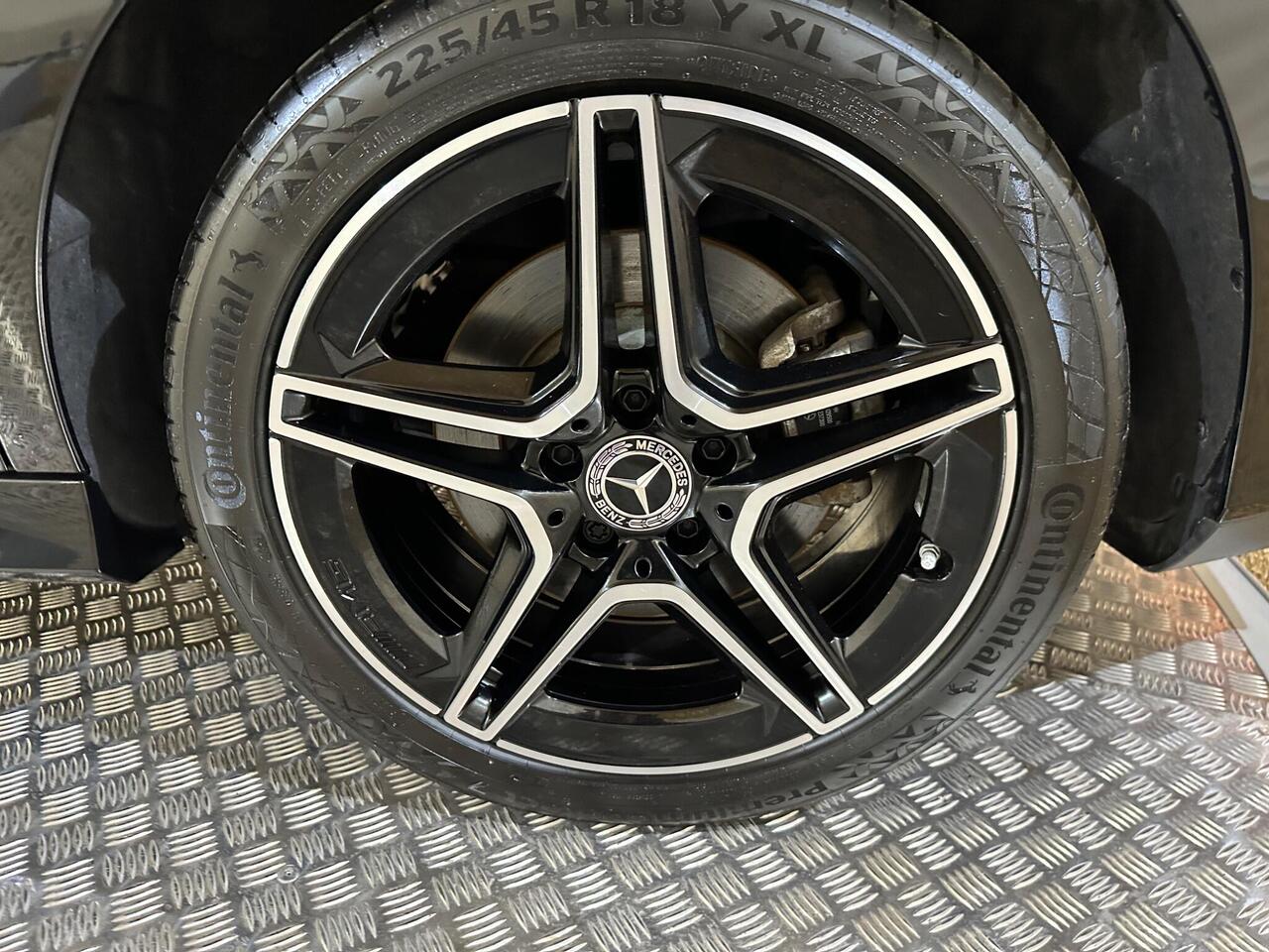 Mercedes-Benz CLA FY72YOV