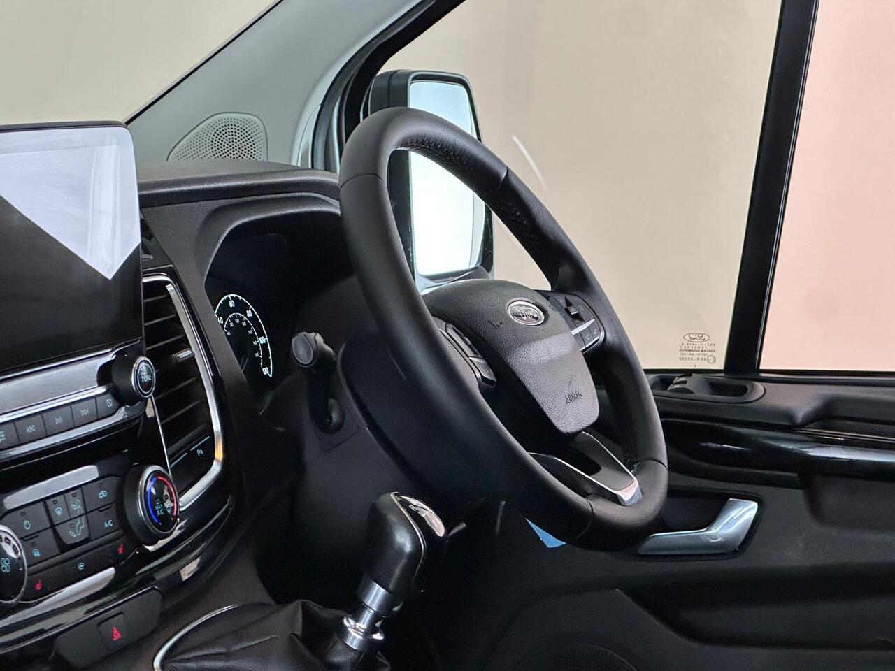 Ford Transit Custom AE68KZD