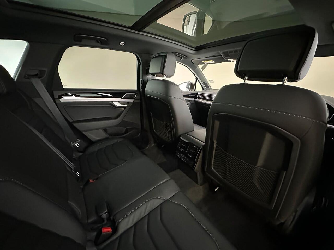 Volkswagen Touareg KY69UHS