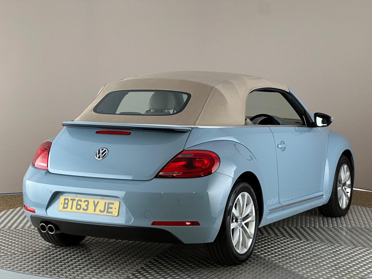 Volkswagen Beetle BT63YJE