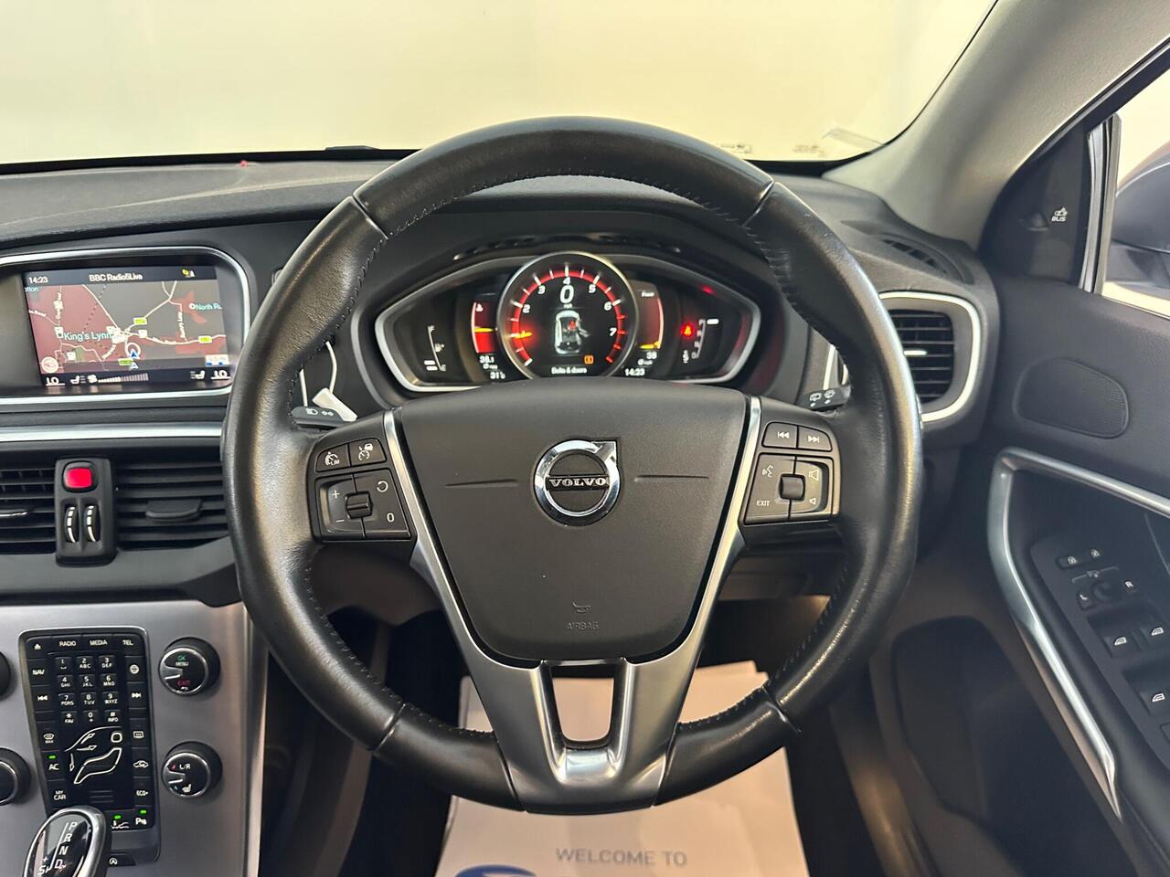 Volvo V40 KX68YTE
