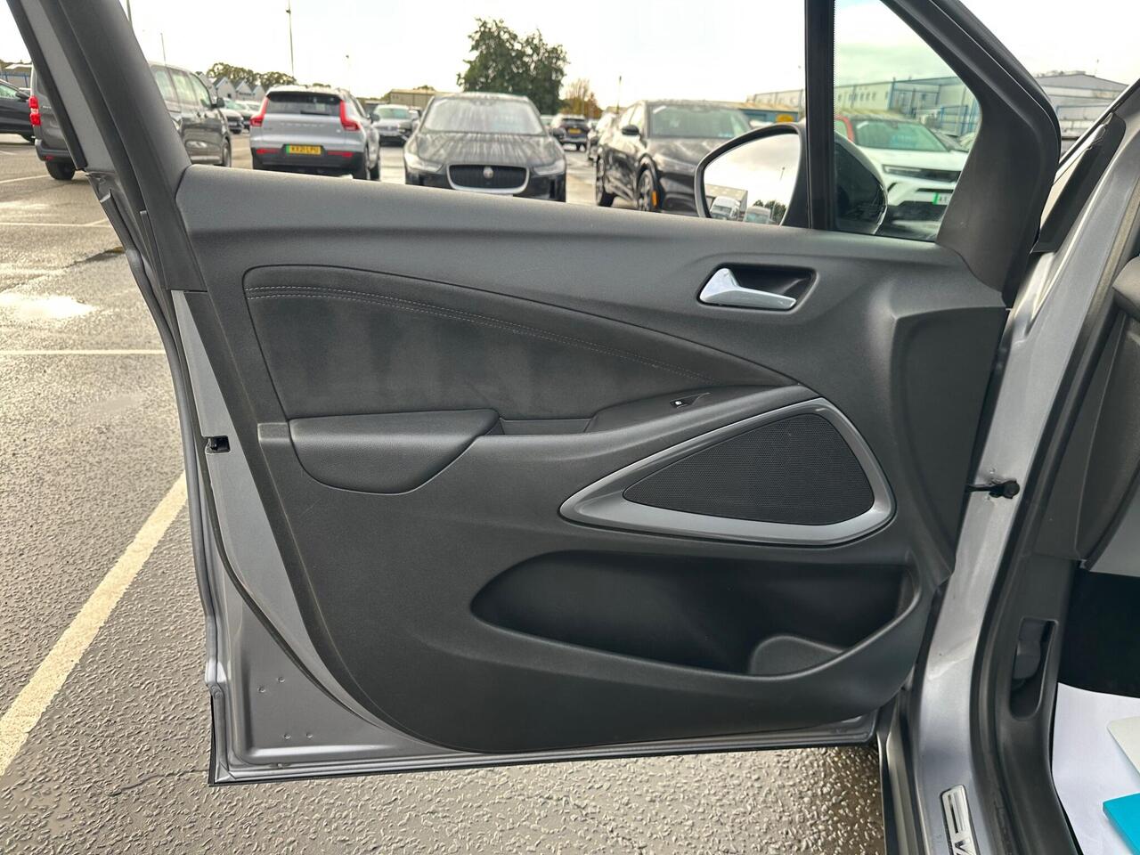 Vauxhall Crossland SH22LWL