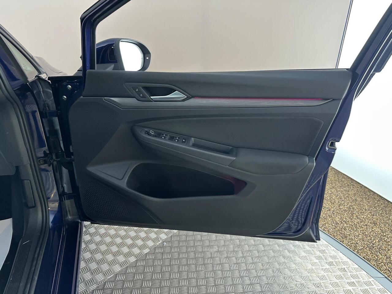 Volkswagen Golf VE22WDV