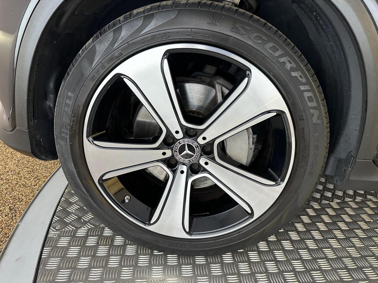 Mercedes-Benz GLC WF68WRX