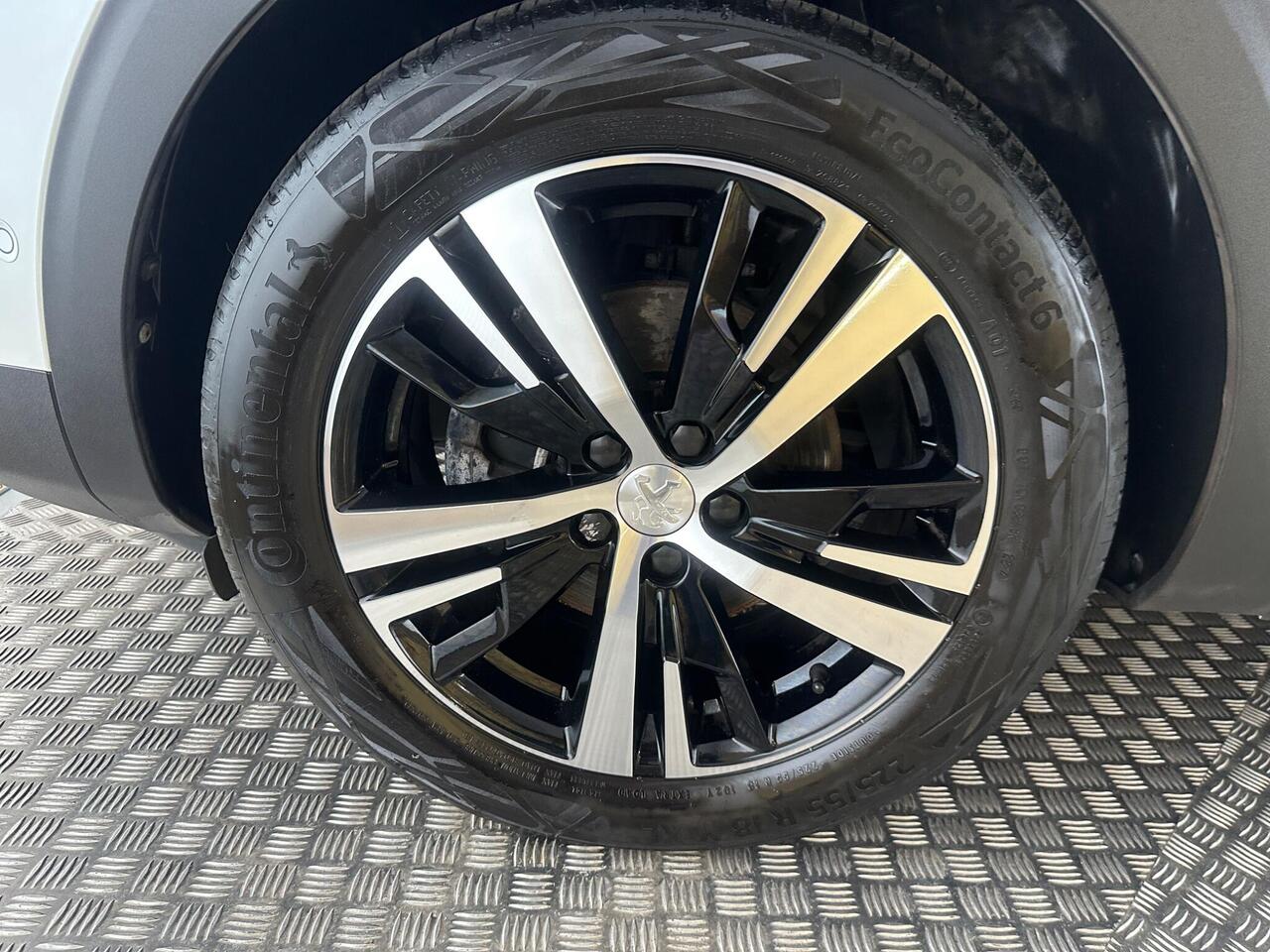 Peugeot 5008 DL23VUJ