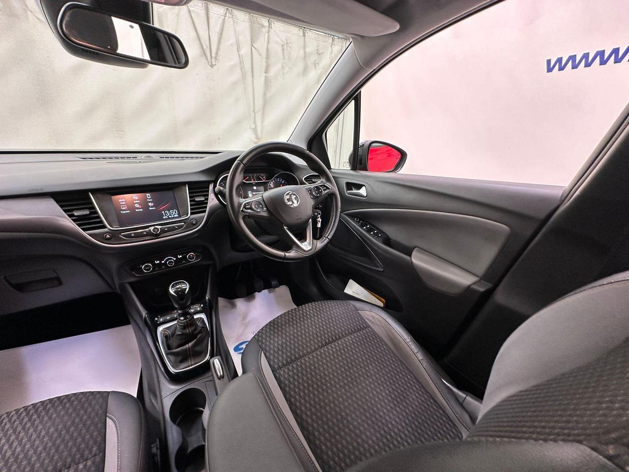 Vauxhall Crossland X AU69DFD
