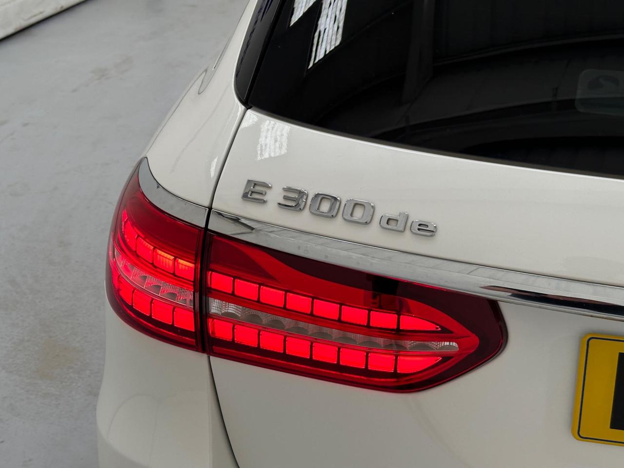 Mercedes-Benz E Class LO70NUB