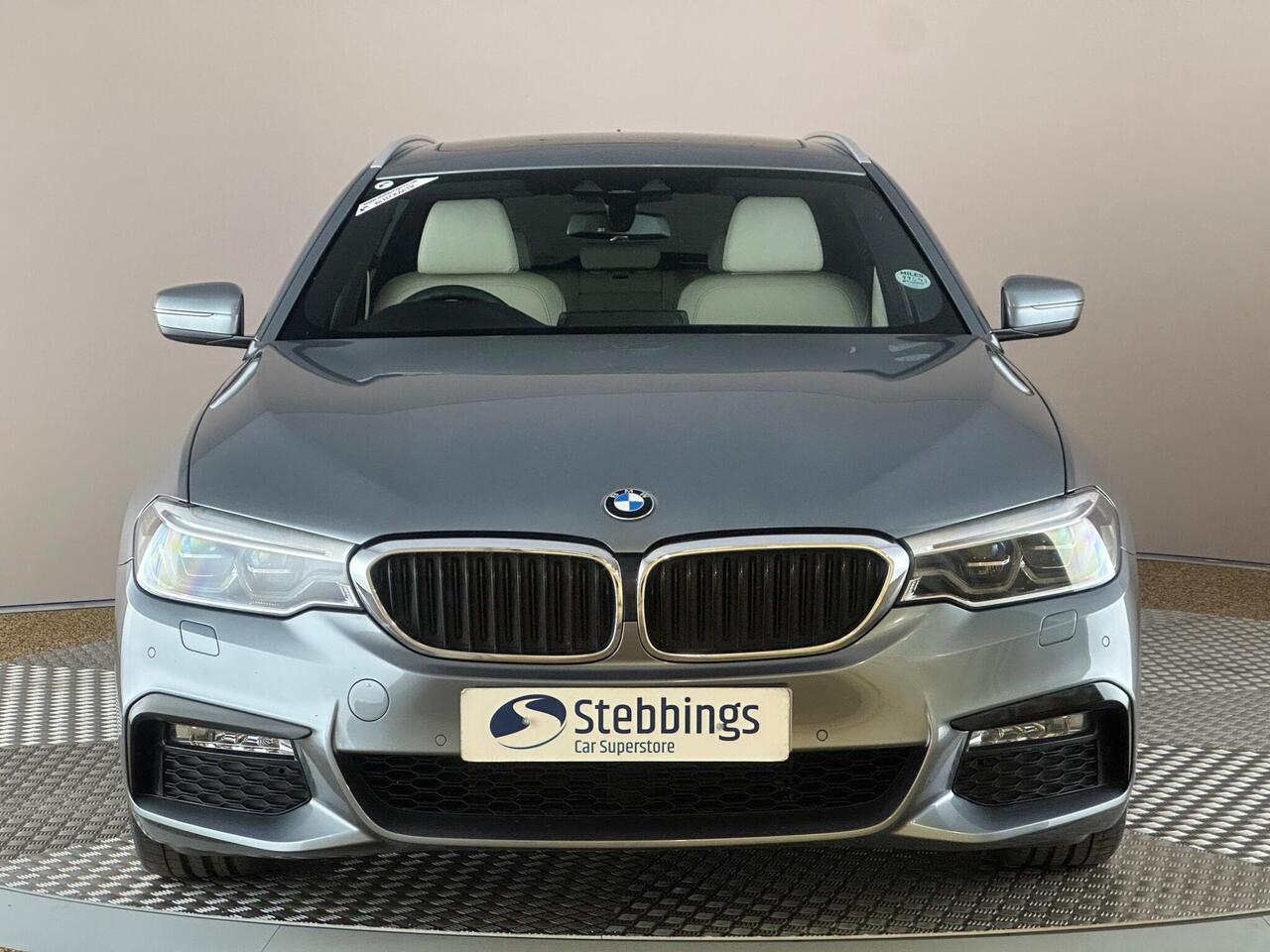 BMW 5 Series YK18JUW
