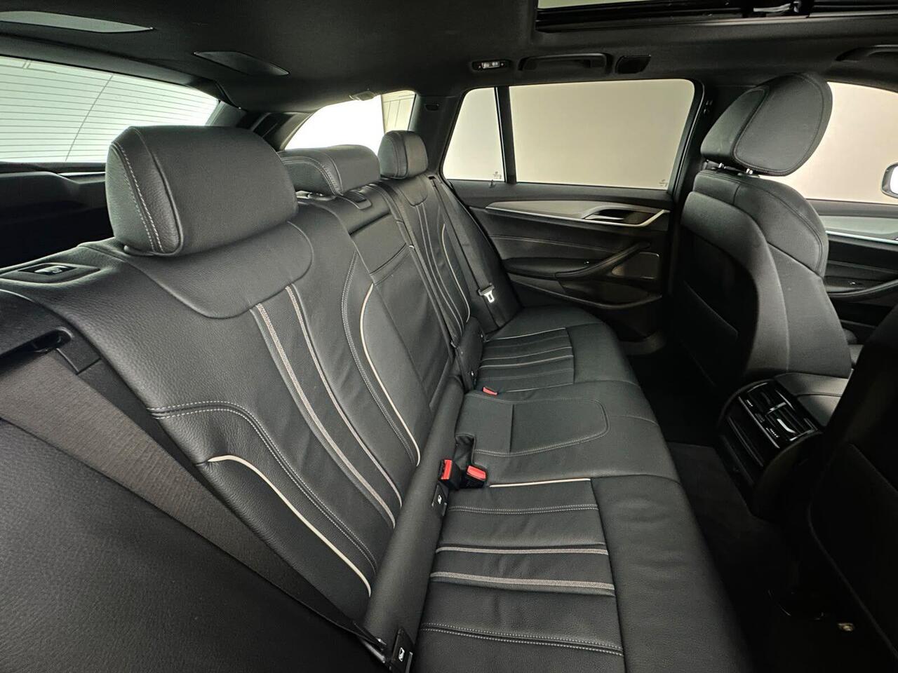 BMW 5 Series YJ19VDG