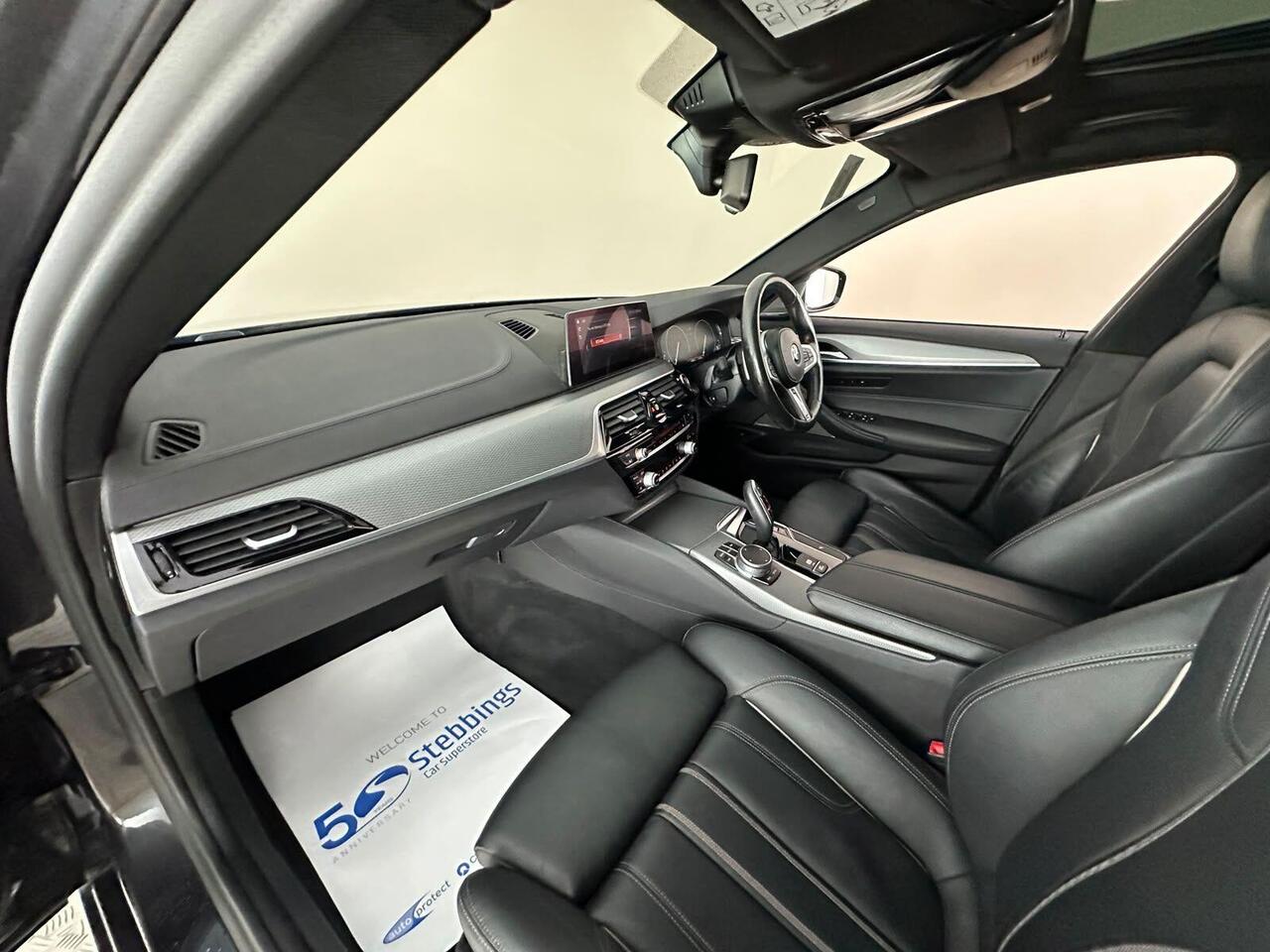 BMW 5 Series YJ19VDG