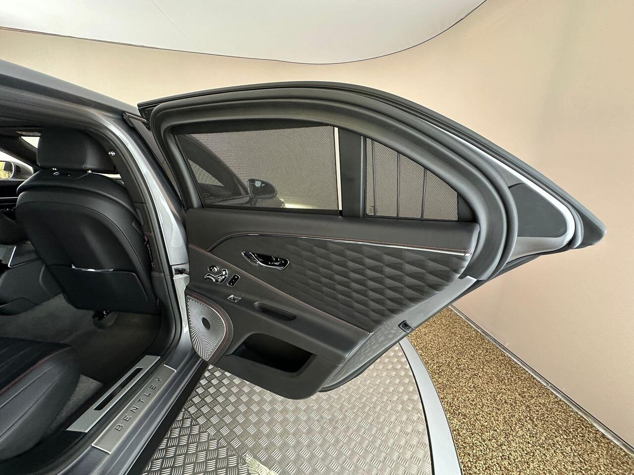 Bentley Flying Spur SN71VZD