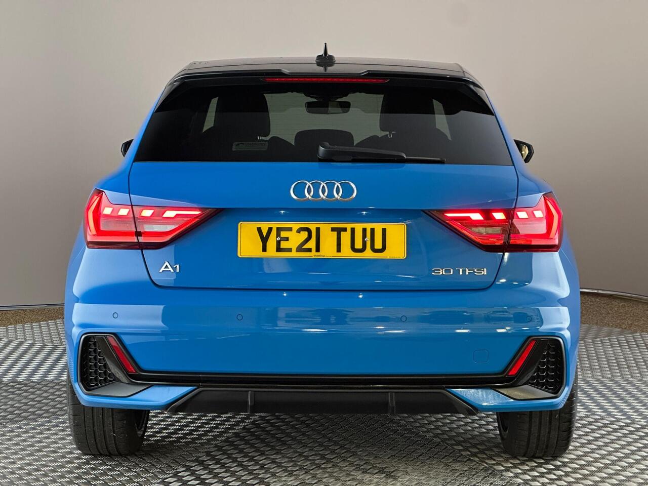 Audi A1 YE21TUU